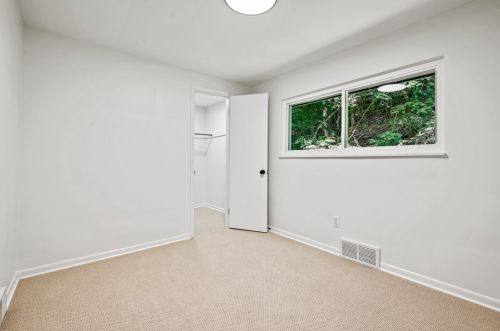 2302 Marbury Rd, Pittsburgh PA  15221-3670 exterior