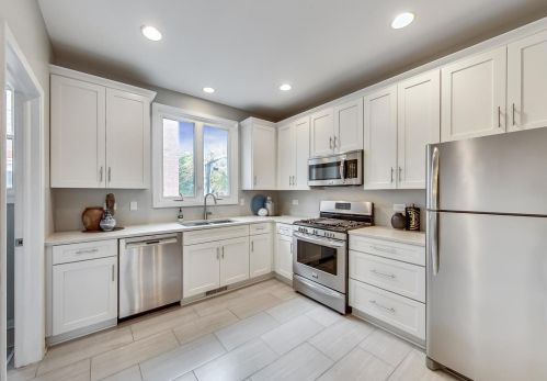 1312 Damen Ave, Chicago IL 60647-5507 exterior