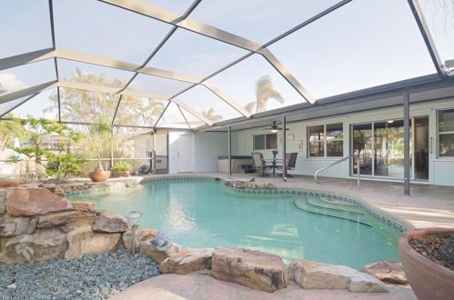 805 97 Ave, Naples FL 34108-2284 exterior