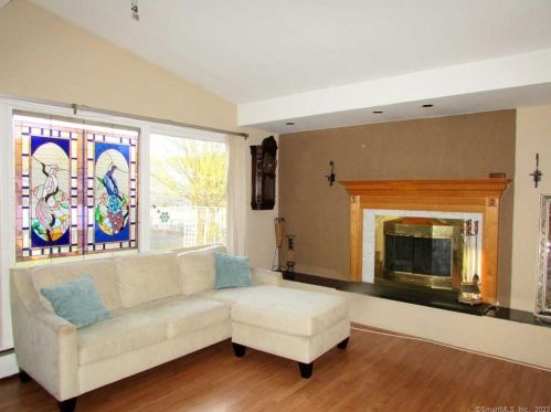 36 Belmont Ave, Windsor CT  06095-3335 exterior