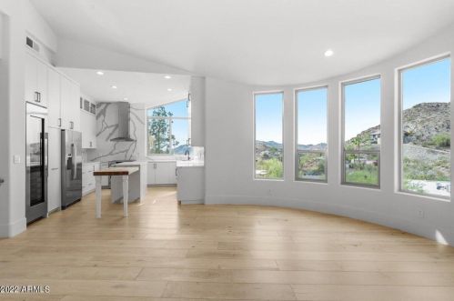 1825 Cinnabar Ave, Phoenix AZ  85020-1916 exterior