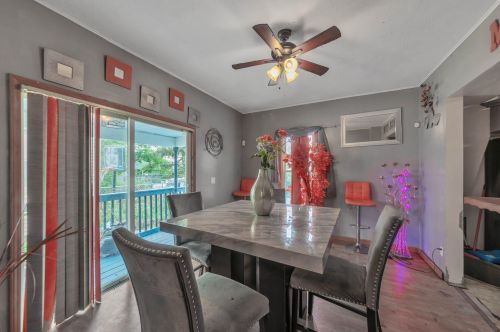 56 Stewart St, Grand Rapids MI 49507-2402 exterior