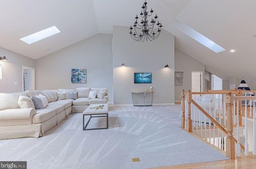 1515 Highwood Dr, Mc Lean VA  22101-5800 exterior