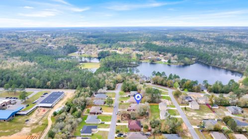 43 Magnolia Lake Dr, Defuniak Springs FL 32433-5252 exterior