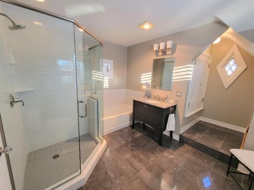 5525 Berkeley Blvd, Milwaukee WI 53217-5139 exterior