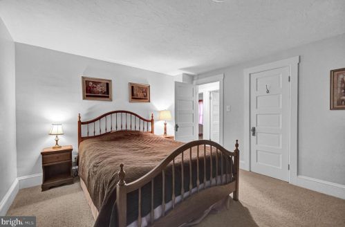 987 Baltimore St, Hanover PA  17331-4413 exterior