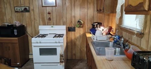 189 Logee St, Woonsocket RI 02895-6060 exterior