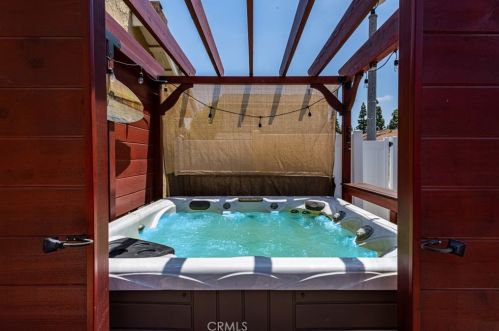 14402 Raintree Rd, Tustin CA  92780-6930 exterior