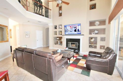 1076 Bloomsbury Run, Lake Mary FL  32746-1974 exterior