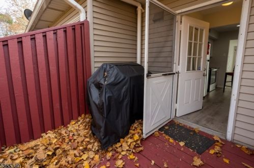 117 Tiffany Blvd, Newark NJ  07104-2497 exterior