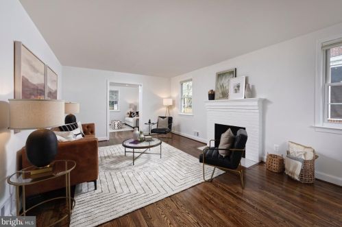 902 Commonwealth Ave, Alexandria VA exterior