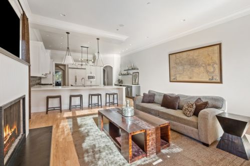 1025 Lill Ave, Chicago IL 60614-2107 exterior