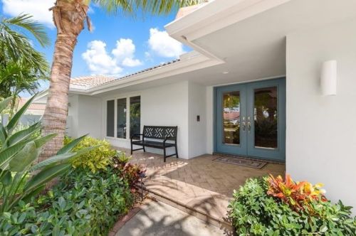 621 18th St, Boca Raton, FL 33486-7028