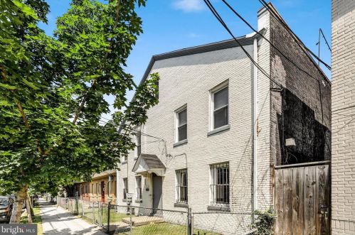 1320 T St, Washington DC 20009-4438 exterior