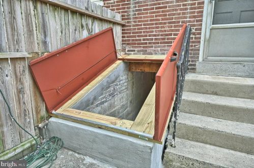 746 New Holland Ave, Lancaster PA 17602-2137 exterior