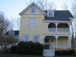 60 Clyde St, Newton, MA 02460-2250
