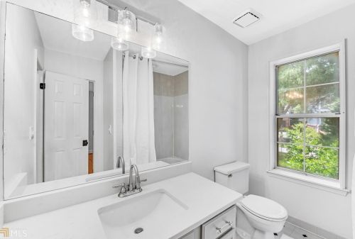 1767 Defoor Ave, Atlanta GA 30318-7536 exterior