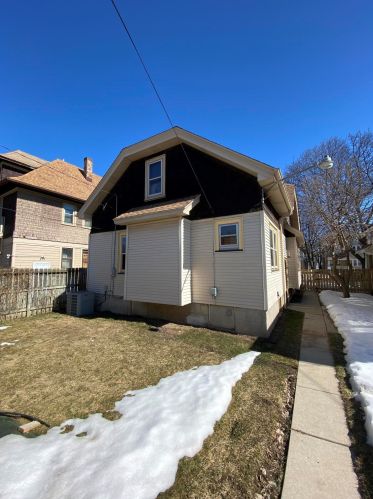 2835 37, Milwaukee WI 53215-3512 exterior