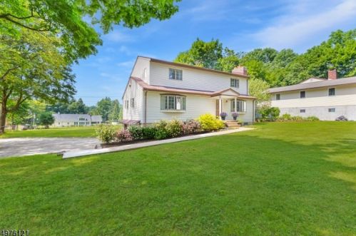 122 Fairmount Ave, Chester, NJ 07930-2613