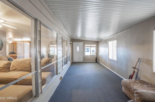 9101 Country Clb Dr, Chandler AZ 85248-6420 exterior