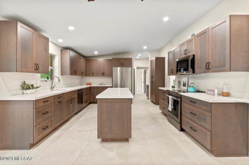 5862 Camino Arenosa, Tucson AZ  85718-4650 exterior