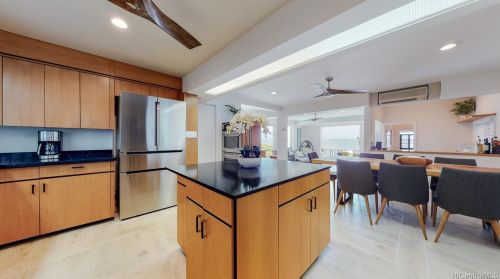 5005 Kalanianaole Hwy, Honolulu HI  96821-1505 exterior