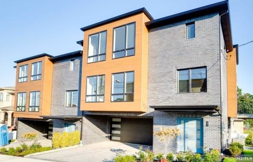 254 4th St, Palisades Park, NJ 07650-1526