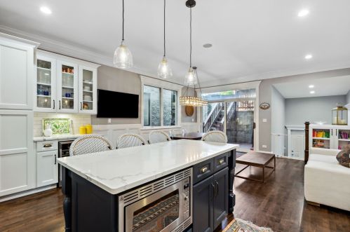 2326 Charleston St, Chicago IL 60647-4112 exterior