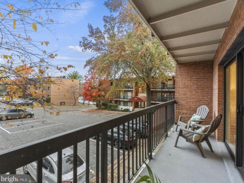 3242 28th St, Alexandria VA 22302-1325 exterior