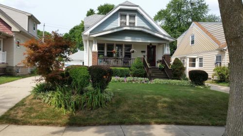 2161 95th St, Milwaukee, WI 53227-1418