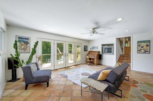 805 Frst Vw Dr, Austin TX 78746-4519 exterior