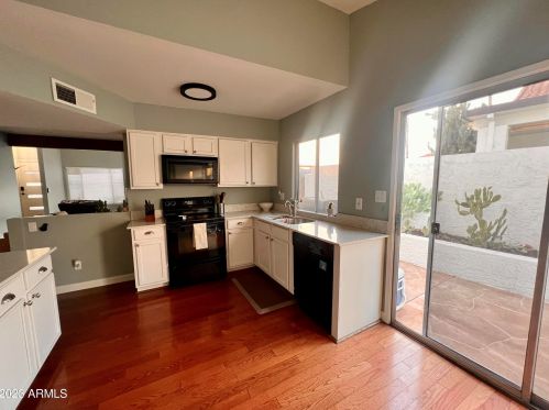 5827 8th Pl, Phoenix AZ  85014-2157 exterior