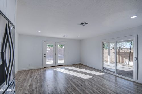 8224 25th St, Phoenix AZ  85042-7020 exterior