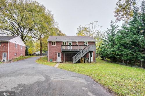 102 Mannakee St, Rockville MD 20850-1914 exterior