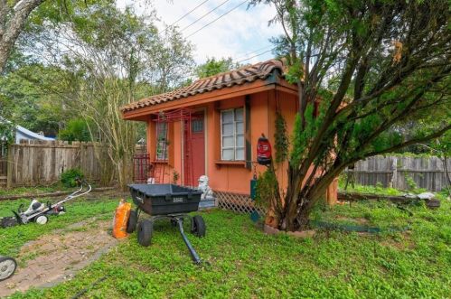 12422 Deer Trak, Austin TX 78727-5746 exterior