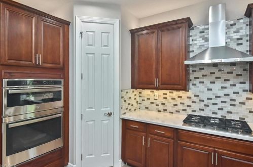 12687 Biscayne Ct, Naples FL 34105-4935 exterior