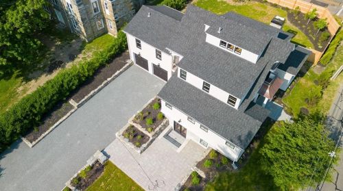 166 Ruggles Ave, Middletown RI 02840-4351 exterior