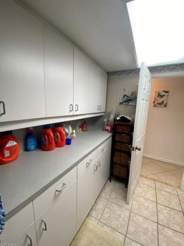 1923 Holiday Ln, Naples FL 34104-4225 exterior