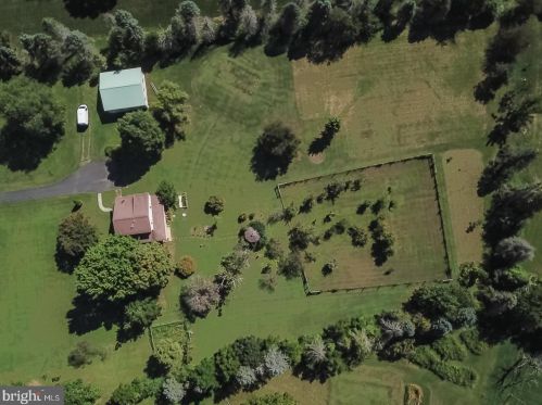 2416 Evergreen Ln, Pottstown PA 19465-8884 exterior