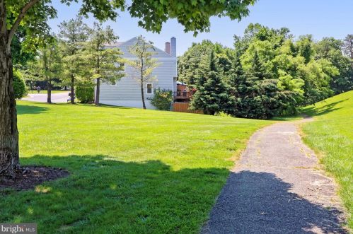 5324 Buxton Ct, Alexandria VA 22315-4761 exterior