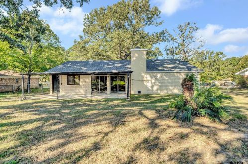 2704 Balsam St, Longview TX 75605-1920 exterior