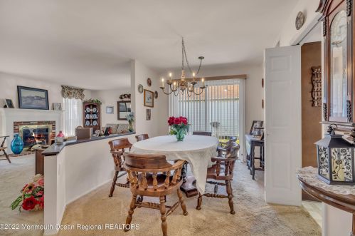 8 Gladstone Ave, Lakehurst NJ 08759-6625 exterior