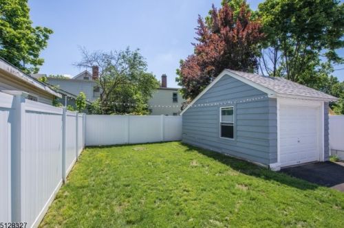 30 Randolph Pl, Town Center NJ  07052-4808 exterior