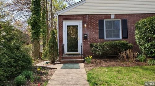 117 Voorhis Ave, River Edge, NJ 07661-2145