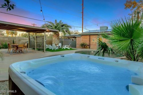 2545 9th St, Phoenix AZ 85014-5070 exterior