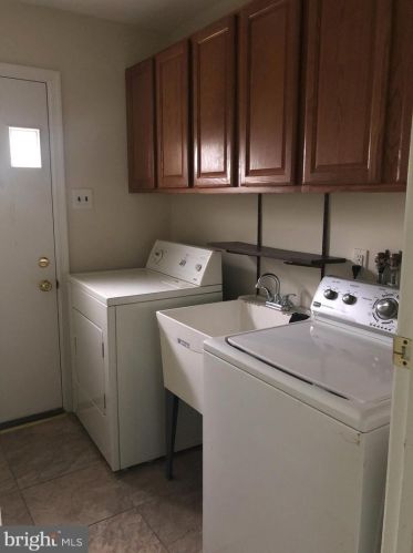 2084 Williamsburg Rd, Huntingdon Valley PA  19006-6757 exterior