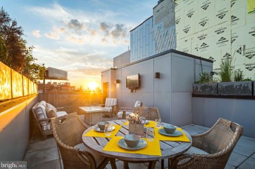 308 2nd St, Philadelphia PA 19133-0040 exterior