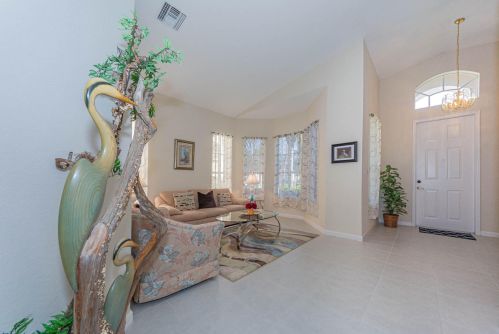 5629 Spanish Riv Rd, Fort Pierce FL 34951-2896 exterior