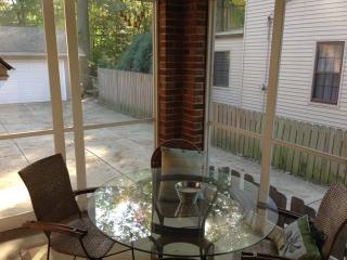 1755 Oakmount Rd, Cleveland OH  44121-4007 exterior