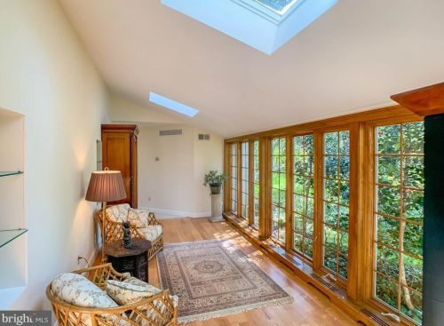 1936 Paper Mill Rd, Huntingdon Valley PA 19006-5814 exterior